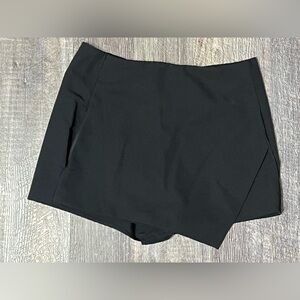 love...ady Black Women's Skorts